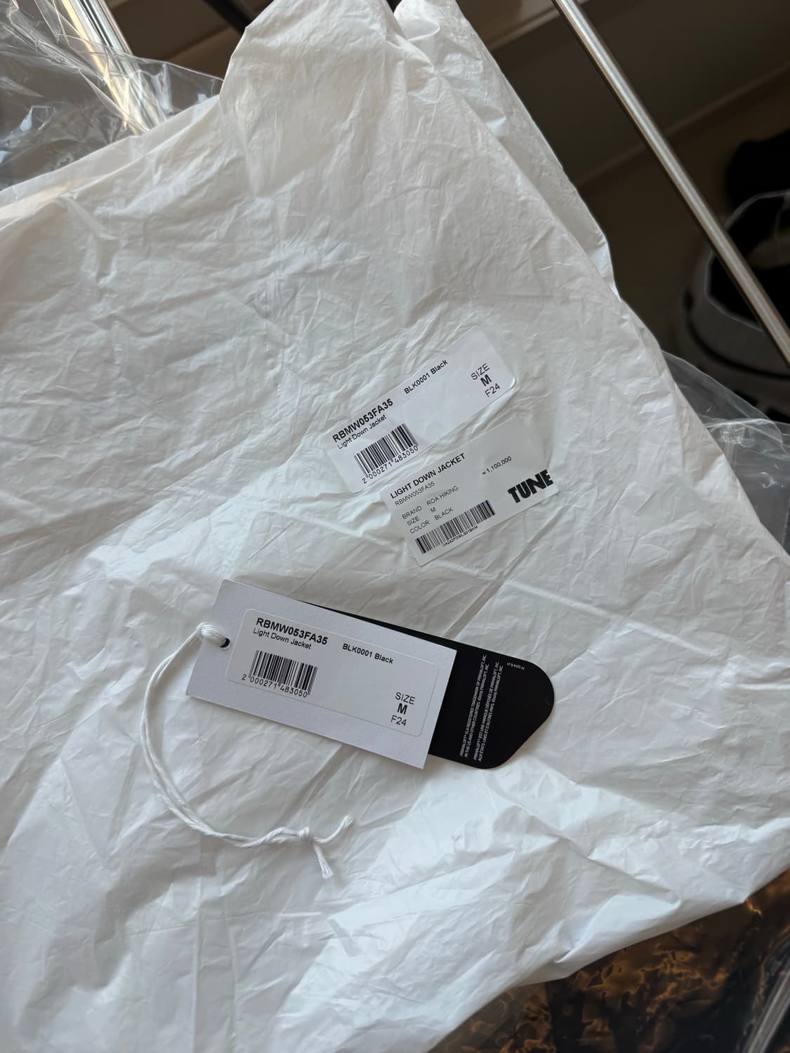 로아 하이킹 라이트 다운 패딩 블랙 M사이즈 판매합니다 상품이미지2