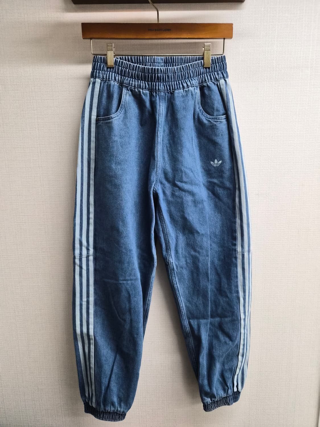 우먼 S) 아디다스 데님 트랙팬츠 팝니다 상품이미지1