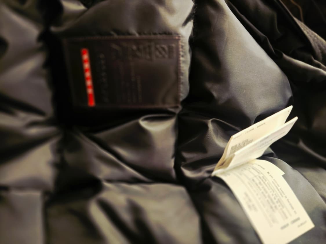 프라다(Prada) 블랙 다운 패딩 상품이미지9