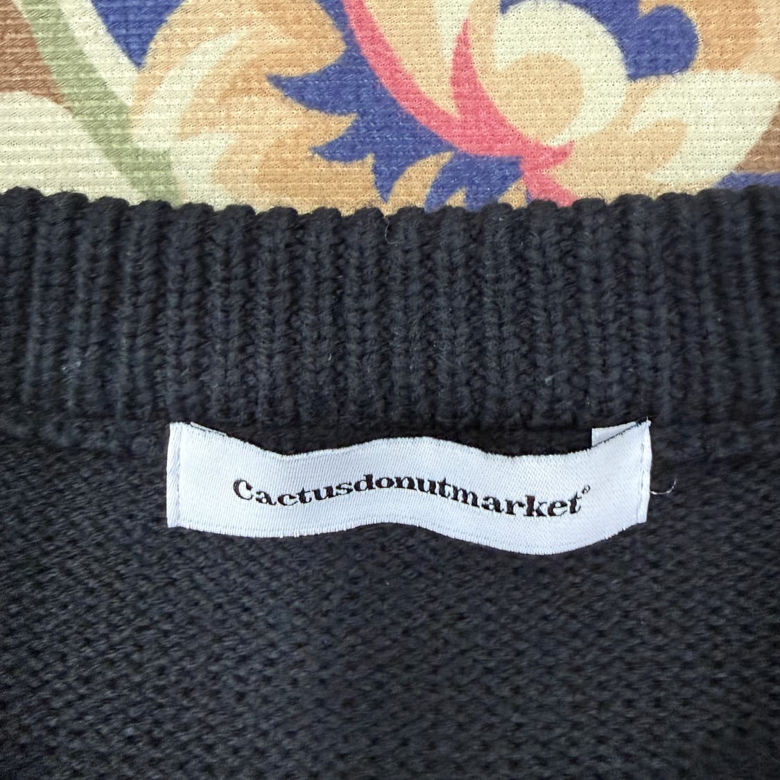 (M)캑터스 도넛 클럽 레터링 코튼니트(블랙,검빨) 상품이미지2