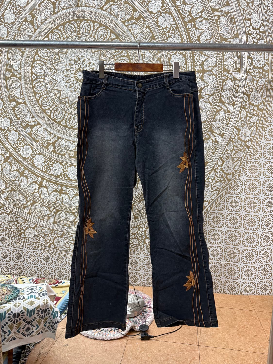 스판 자수 부츠컷 데님팬츠  상품이미지3