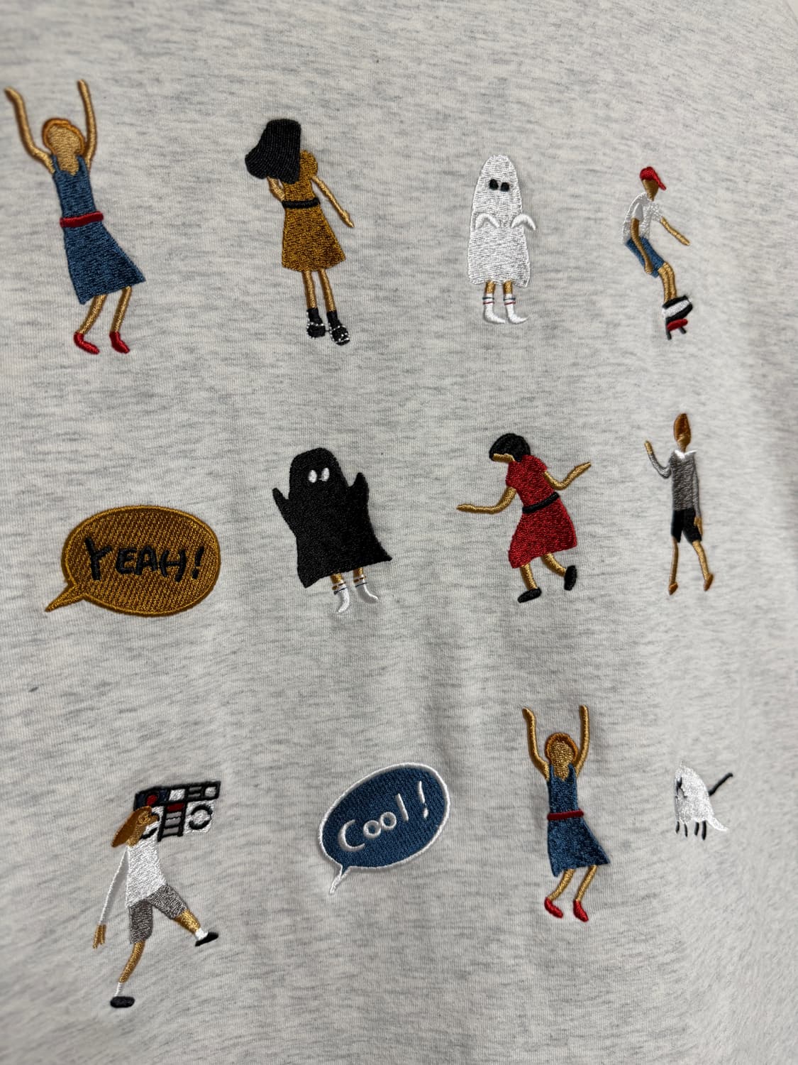 아더에러 그레이 자수 반팔티 상품이미지5
