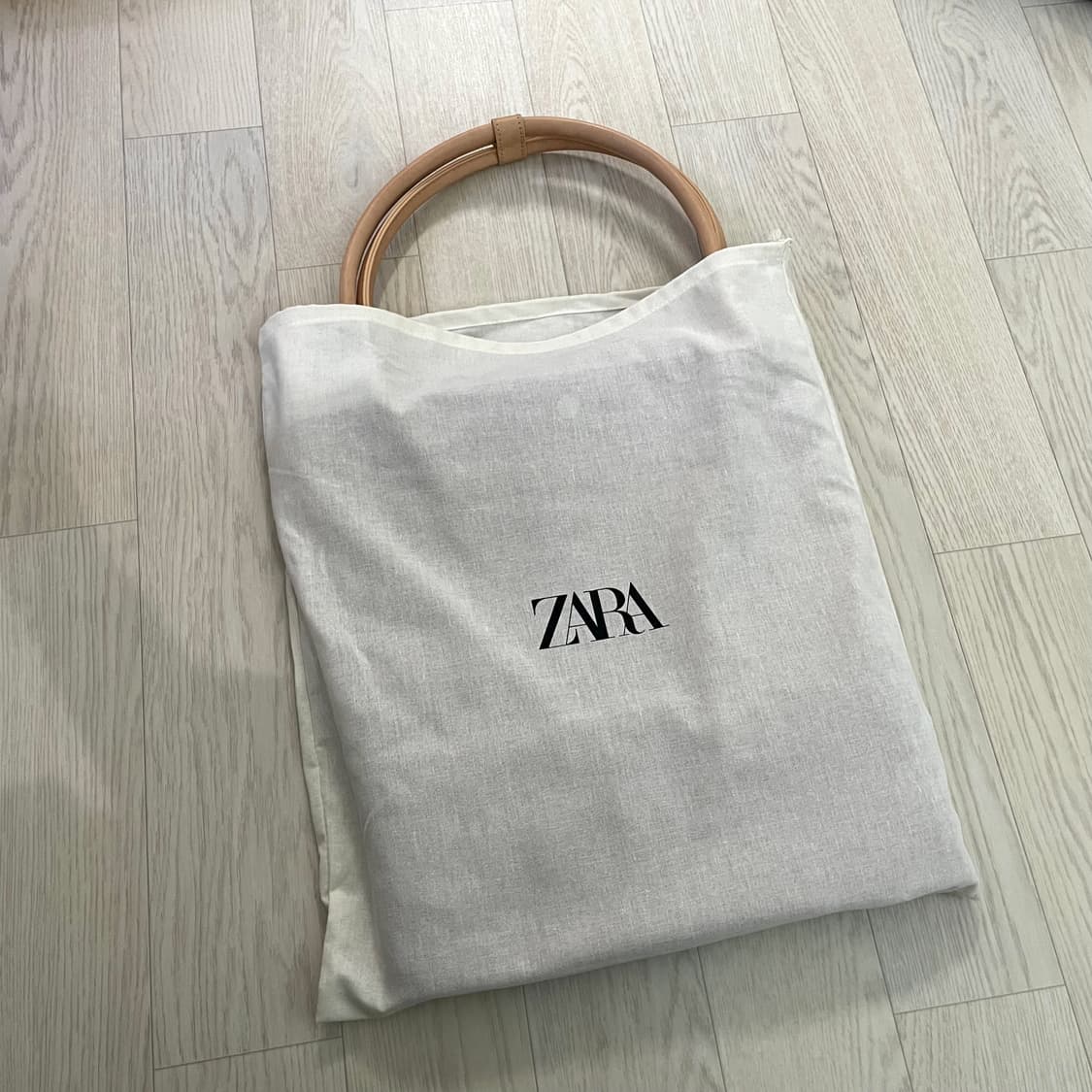 자라 X 아론 레빈/ 토트백 레드/ 프리 상품이미지7
