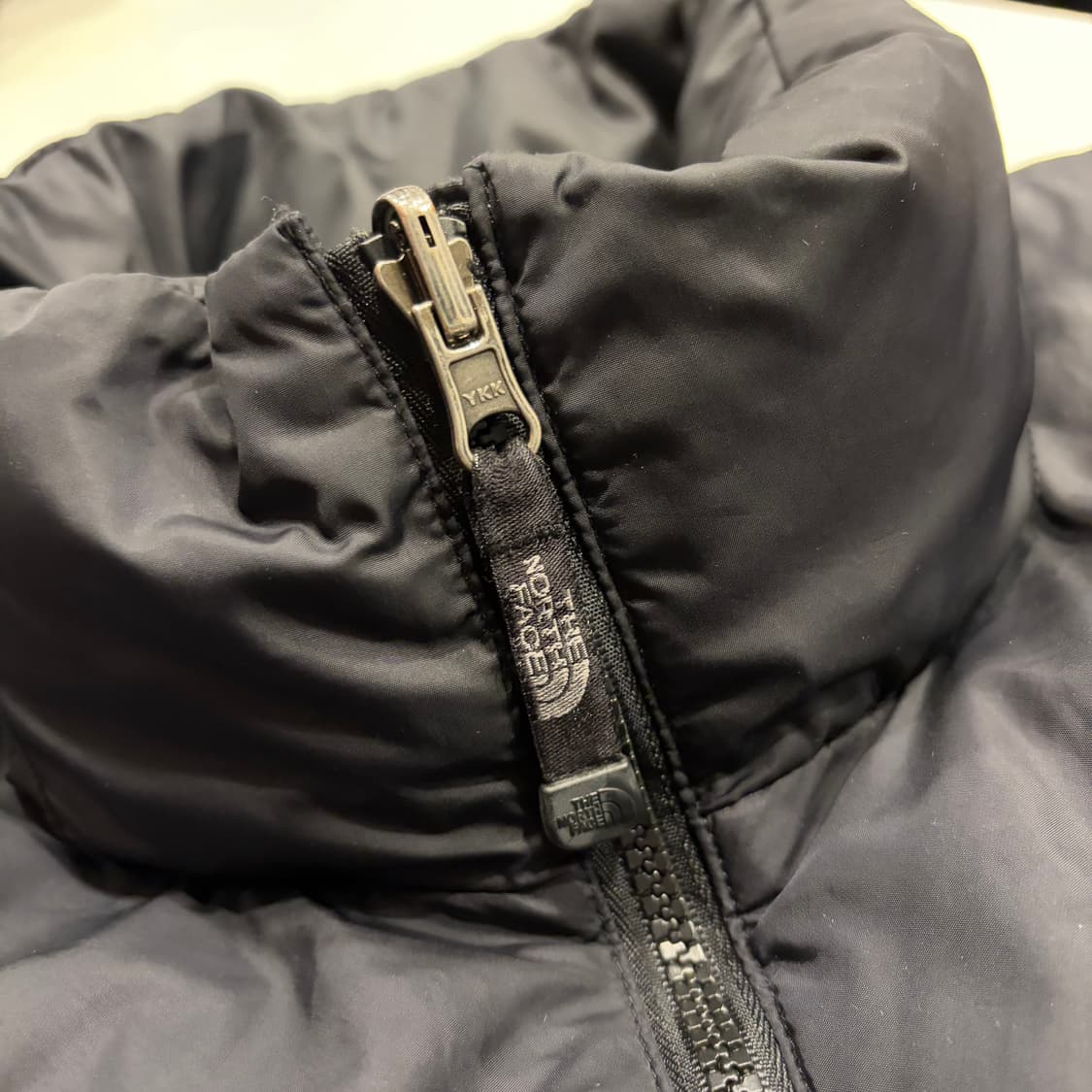 [100] 노스페이스 눕시 700 다운 블랙 패딩 B743 상품이미지4