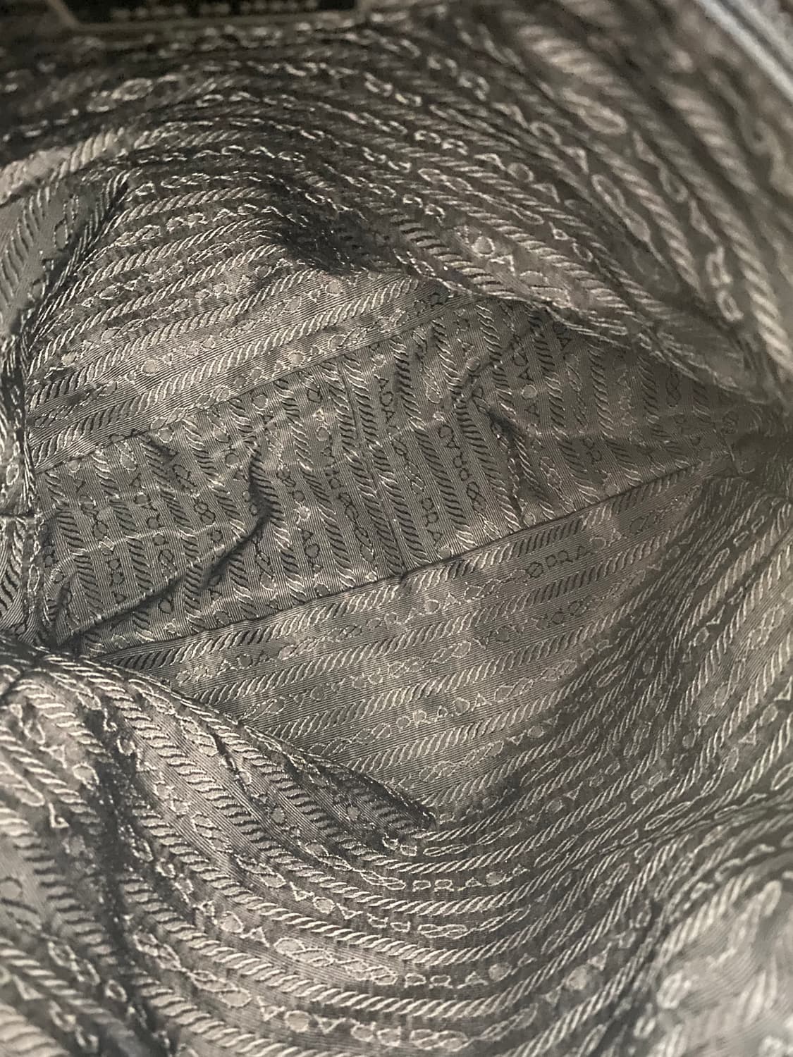 프라다 나일론 포코노 메신저백 크로스백 상품이미지10