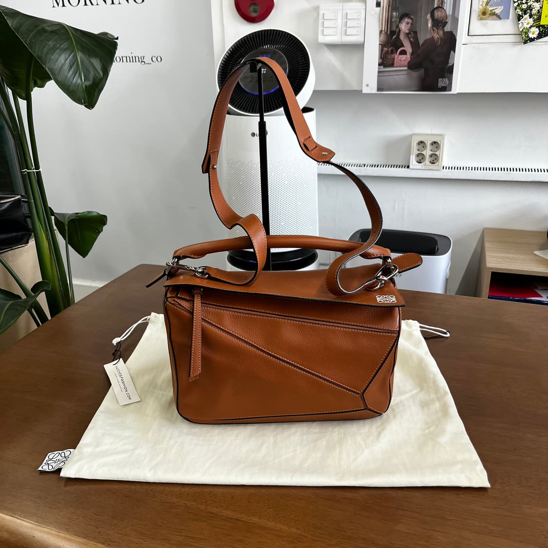 로에베 퍼즐백 라지 탄 (더스트 구성) 상품이미지1