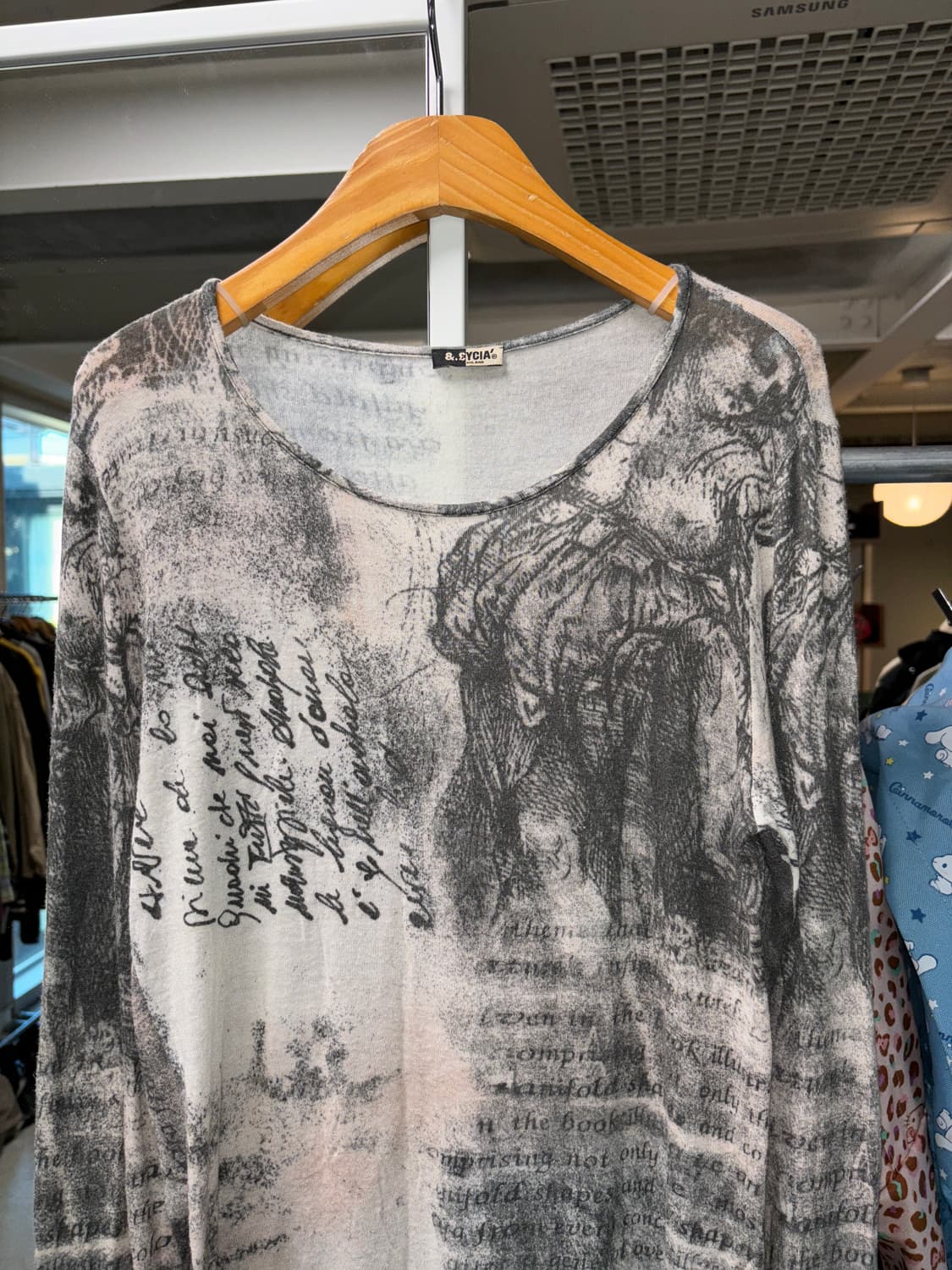 &.Eycia 프린트 롱슬리브 상품이미지3