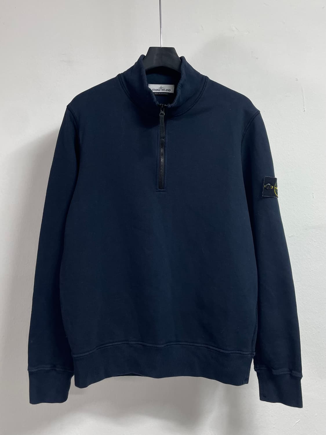 스톤아일랜드 반집업 아노락 맨투맨 (on.325) 상품이미지1