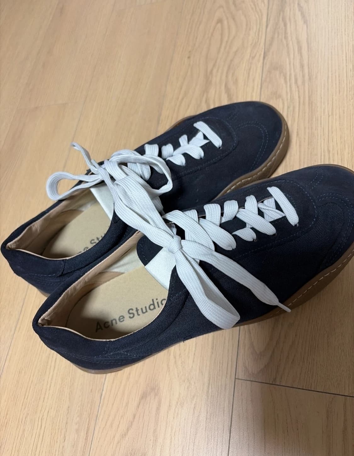 아크네 스튜디오 네이비 스니커즈 265 상품이미지2