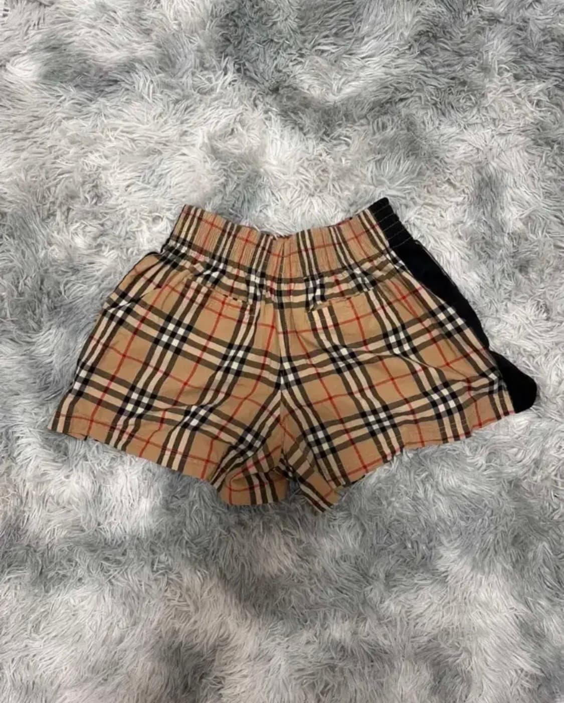 버버리 체크 반바지 판매합니다 상품이미지2