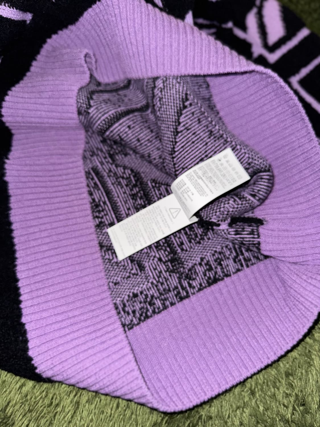 [M] We11done 웰던 스퀘어 로고 플리스 파일 니트 상품이미지6