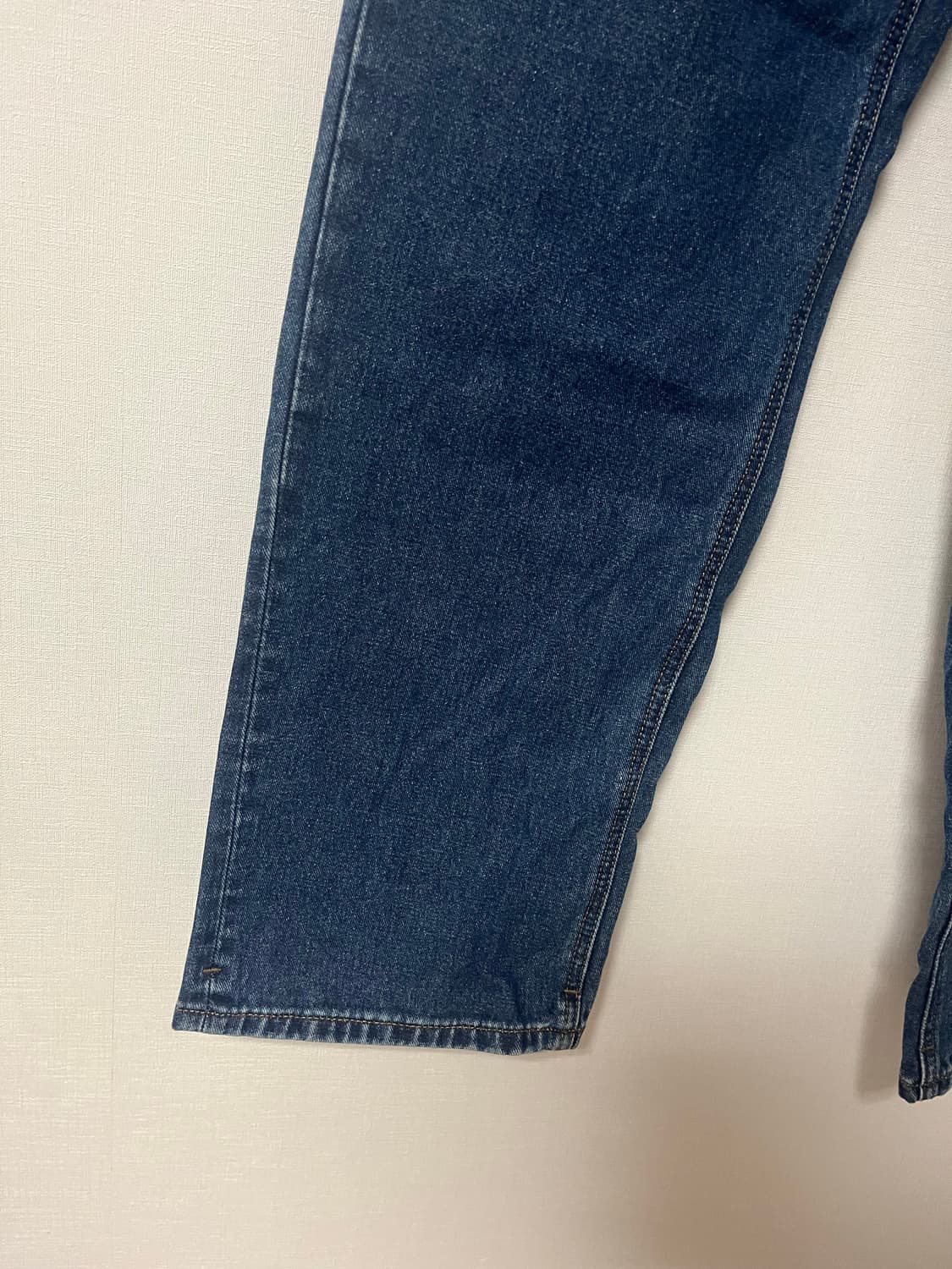 무신사 스탠다드 우먼즈 로 라이즈 와이드 데님 팬츠 [옐로우 딥 인디고] 상품이미지5