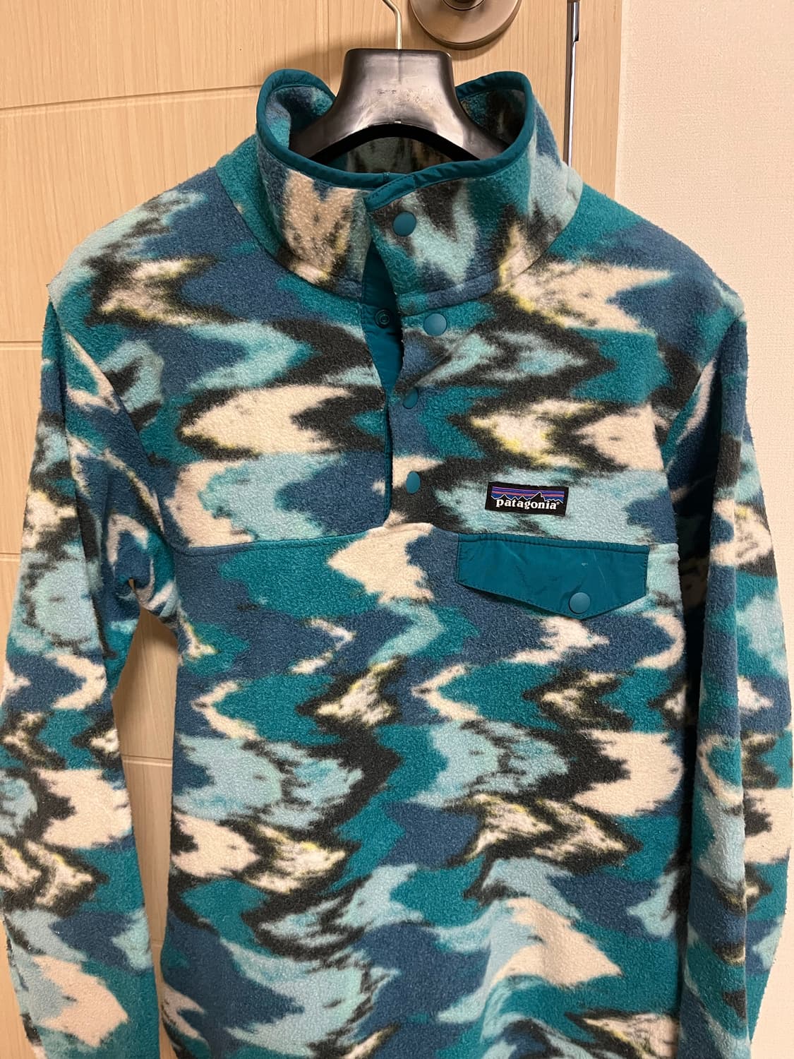 파타고니아 신칠라 블루 아즈텍 패턴 라이트웨이트 스냅티 플리스 풀오버 상품이미지3