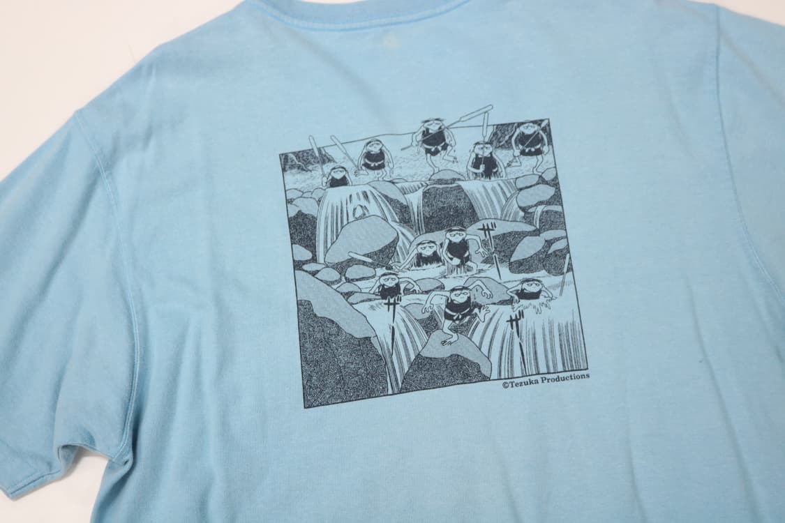 몽벨 x 데즈카 프로덕션 카파 백 프린팅 하늘색 반팔 티셔츠 (L) 상품이미지4