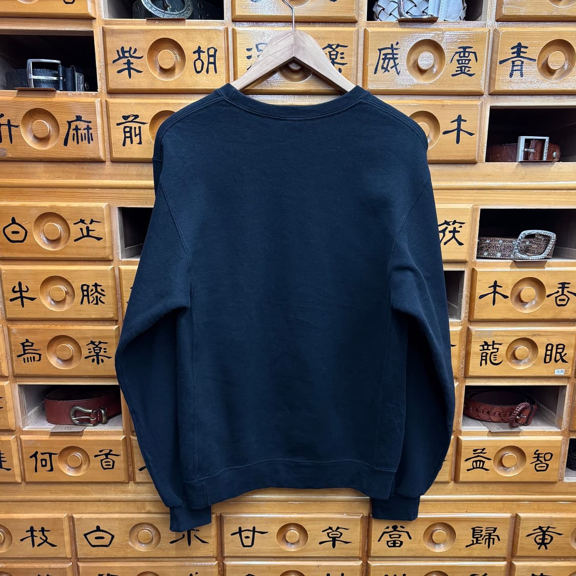 (L) 러셀 프린팅 래귤러핏 기모 맨투맨 상품이미지3