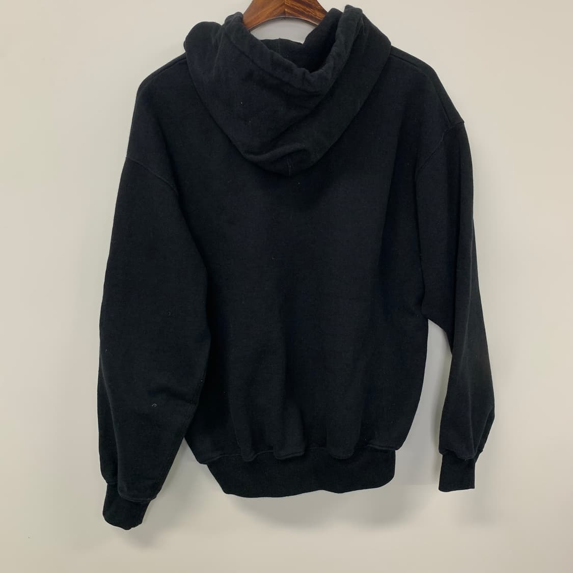 디스이즈네버댓 자수로고 블랙 후드티 상품이미지3