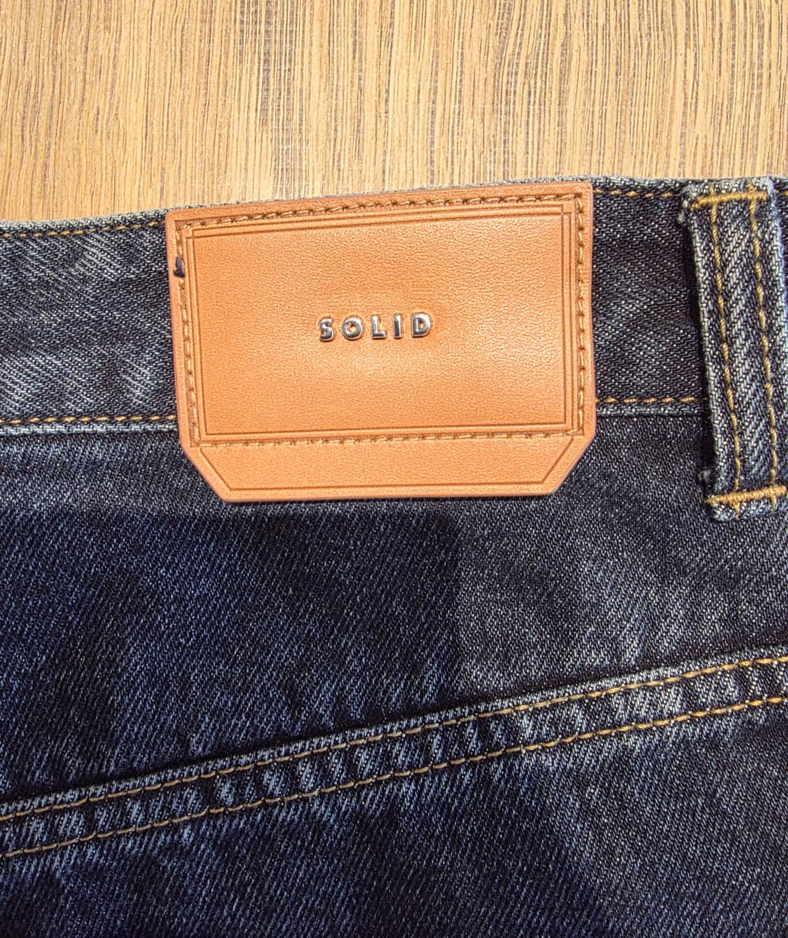 SOLID HOMME의 와이드 데님 청바지입니다
사이즈는 46 상품이미지3