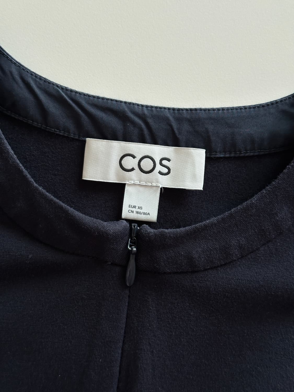 COS 코스 오버사이즈 애시메트릭 웨이스트 드레스 네이비 상품이미지5