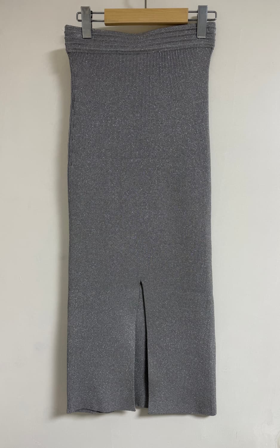 산드로(Sandro) 메탈릭 그레이 골지니트 스커트 상품이미지3