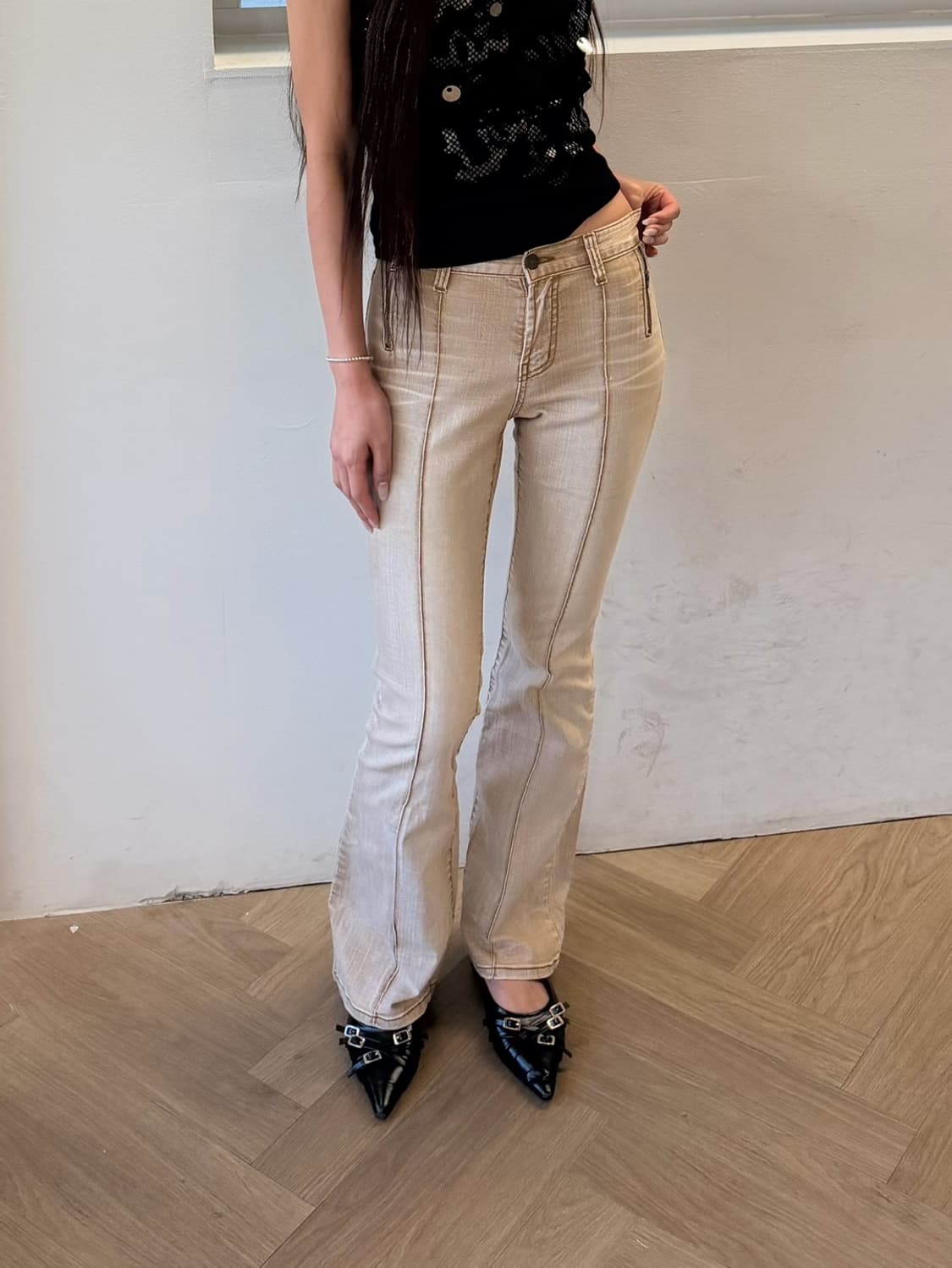 샌드 베이지 스티치 부츠컷 데님  상품이미지4
