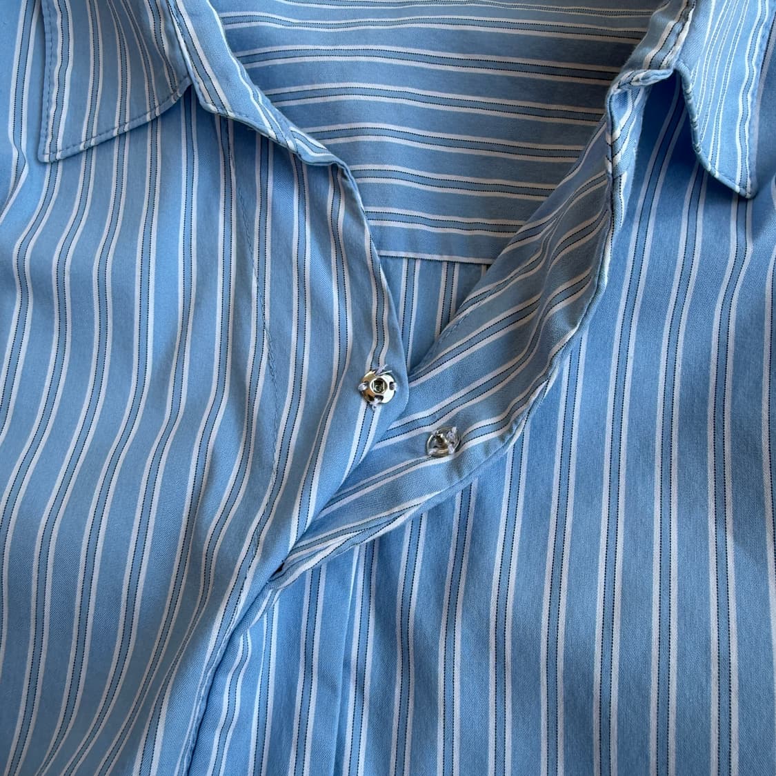 솔리드 옴므 블루 스트라이프 하프버튼 셔츠 상품이미지4