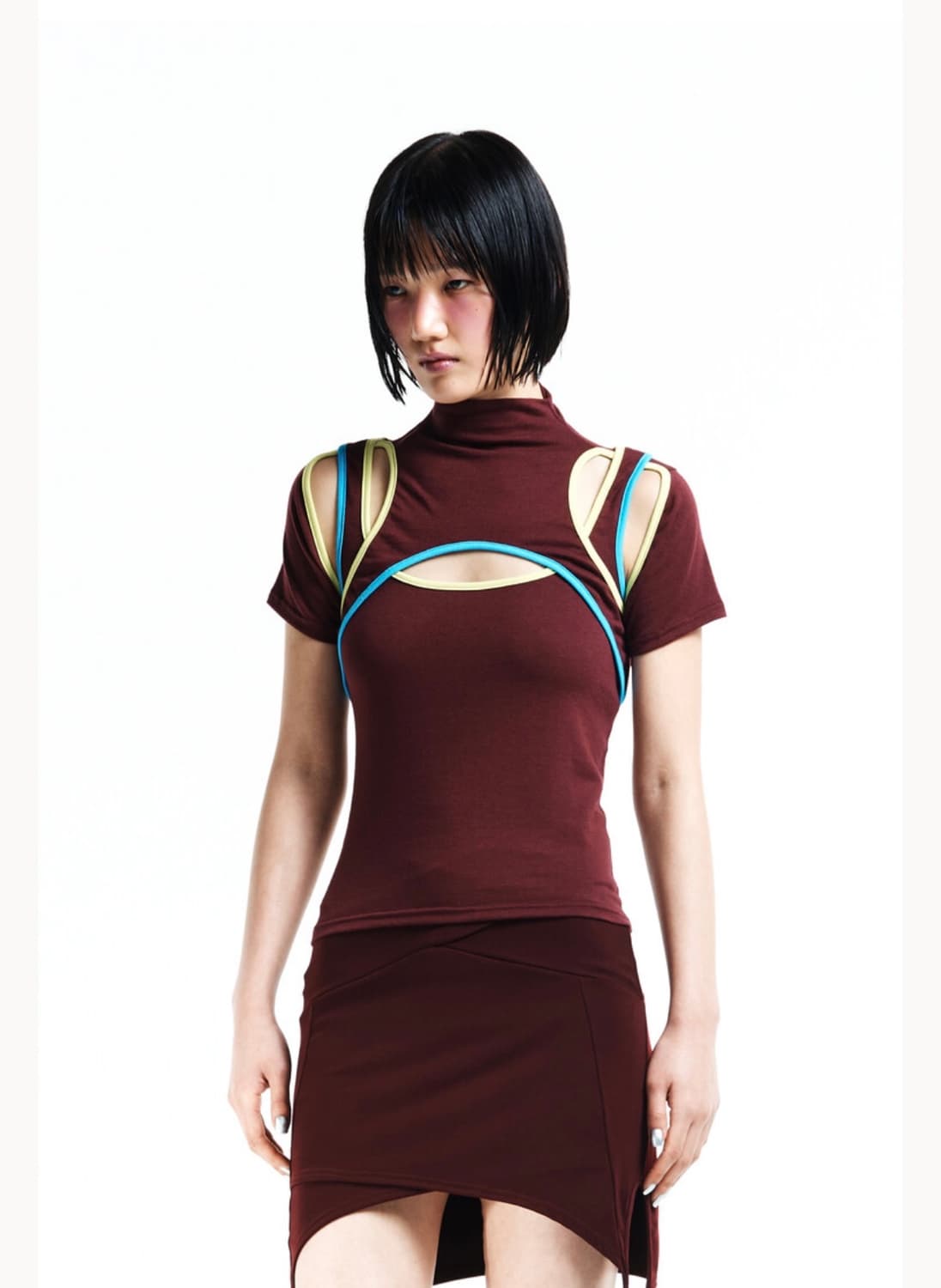 COLOR CONTRAST HALFNECK CUTOUT TEE (BURG 상품이미지2