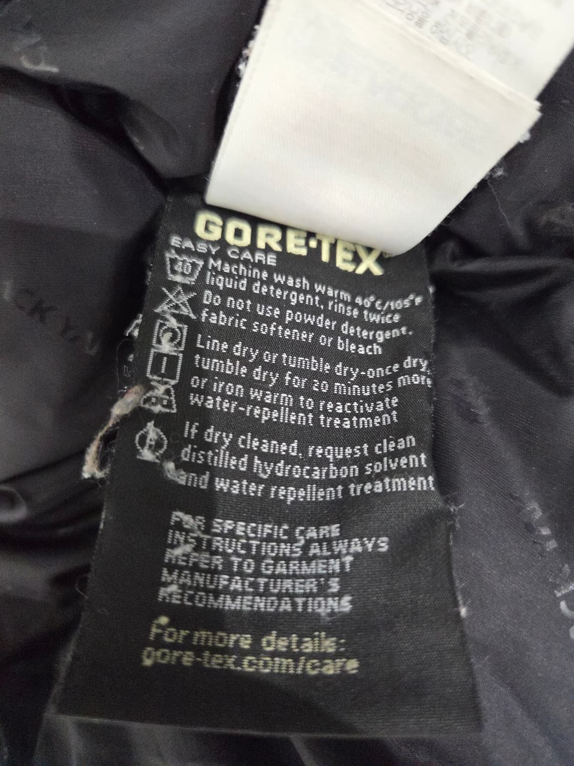 블랙야크 고어텍스 구스다운 야상 패딩 상품이미지10