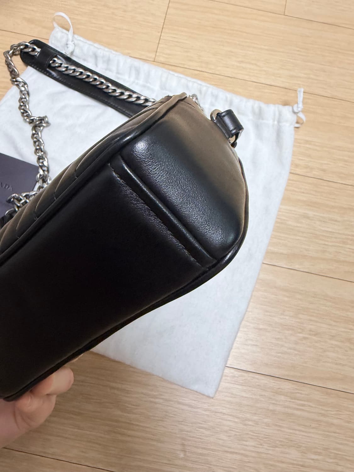 프라다 벤다이어그램 체인 카메라백 상품이미지4