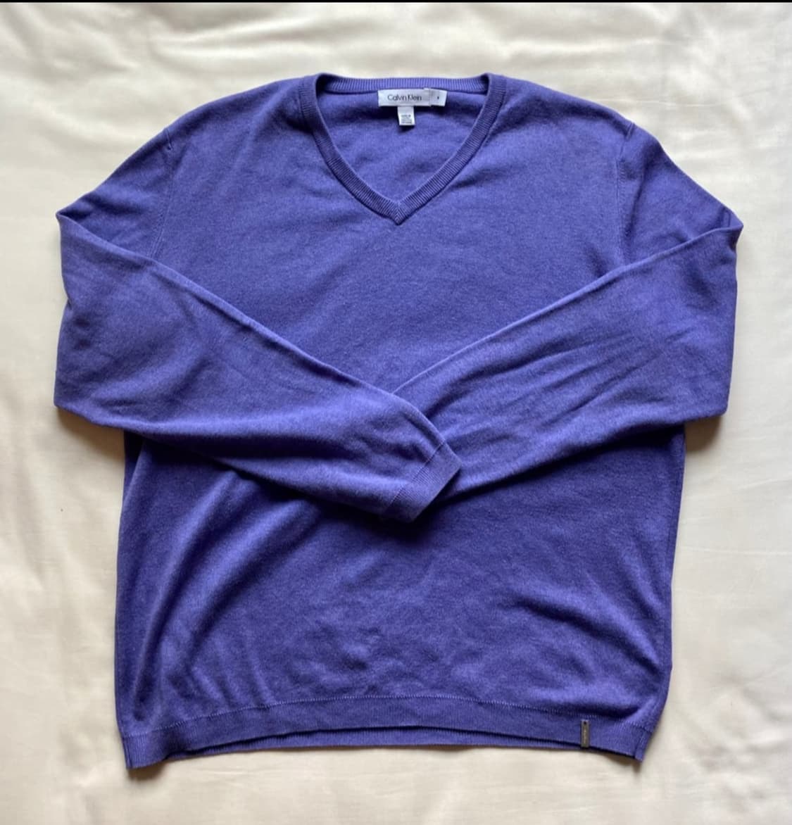 CK purple v-neck knit 상품이미지1