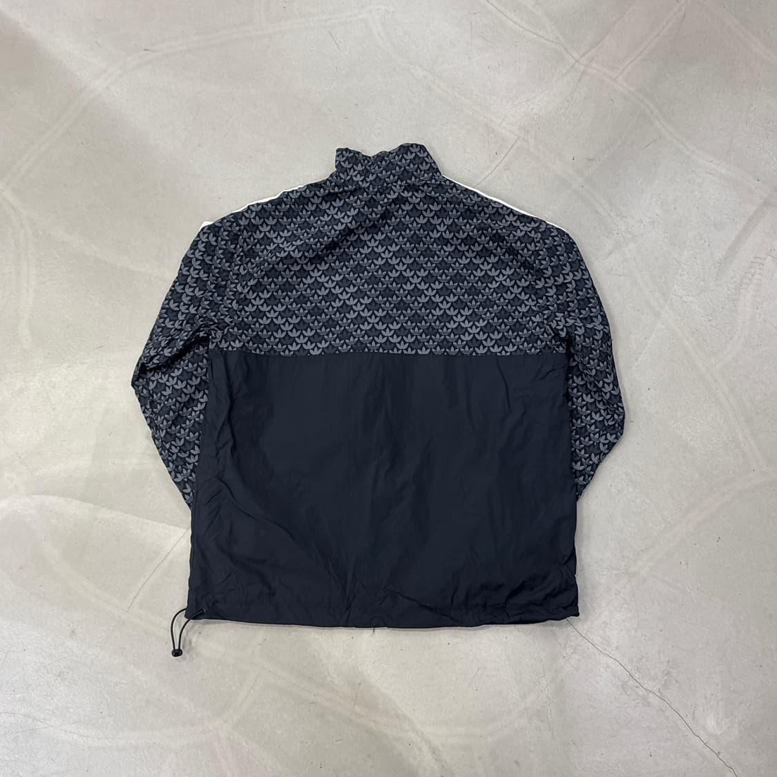 아디다스 모노그램 바람막이 XL 상품이미지2