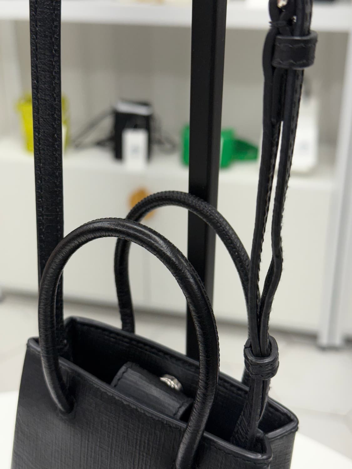 [미니] 발렌시아가 폰 홀더 크로스백 상품이미지5