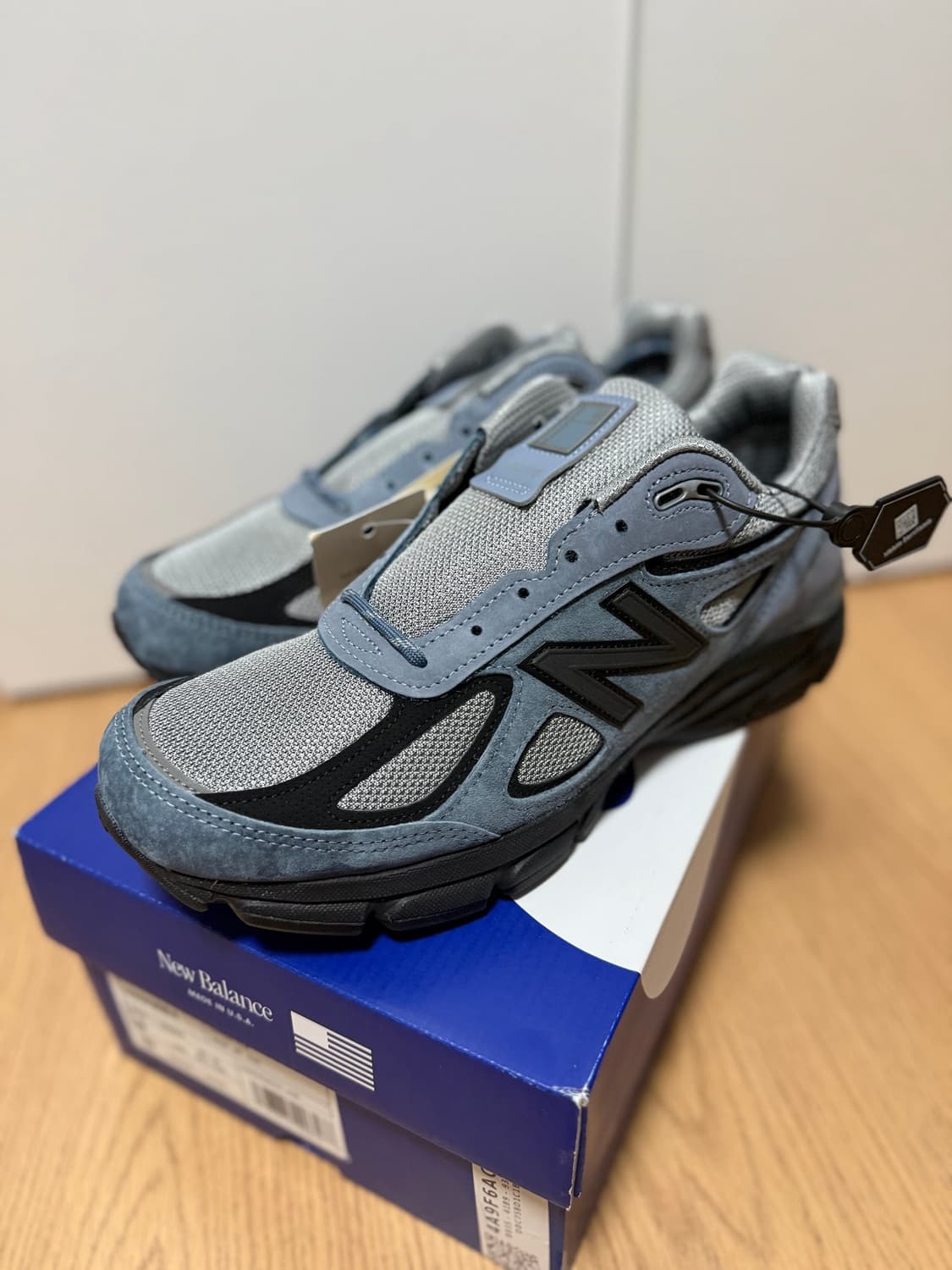 뉴발란스 990v4 아크틱 그레이 상품이미지1