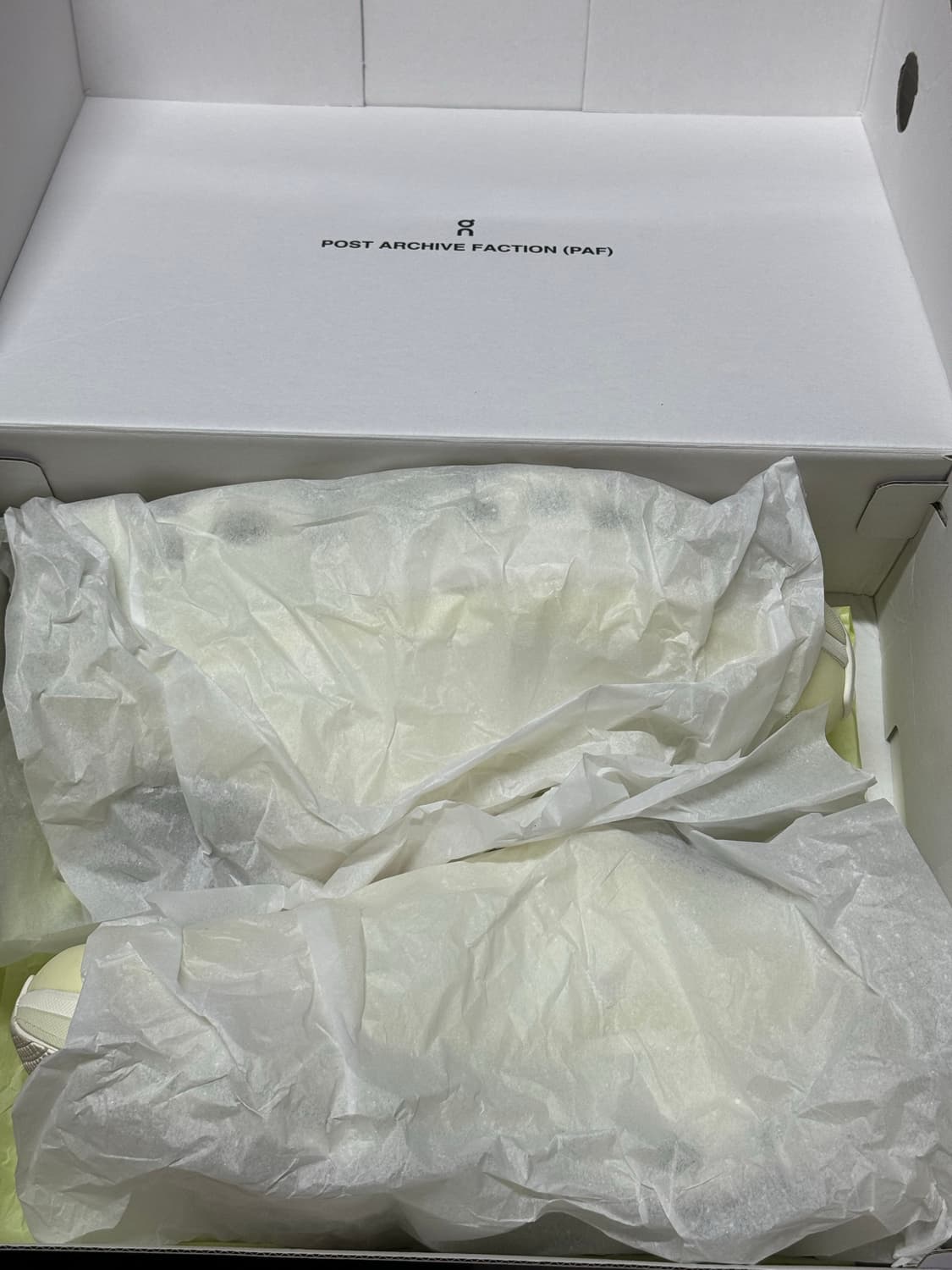 온러닝 파프2 시들링화이트 300 팝니다. 상품이미지7