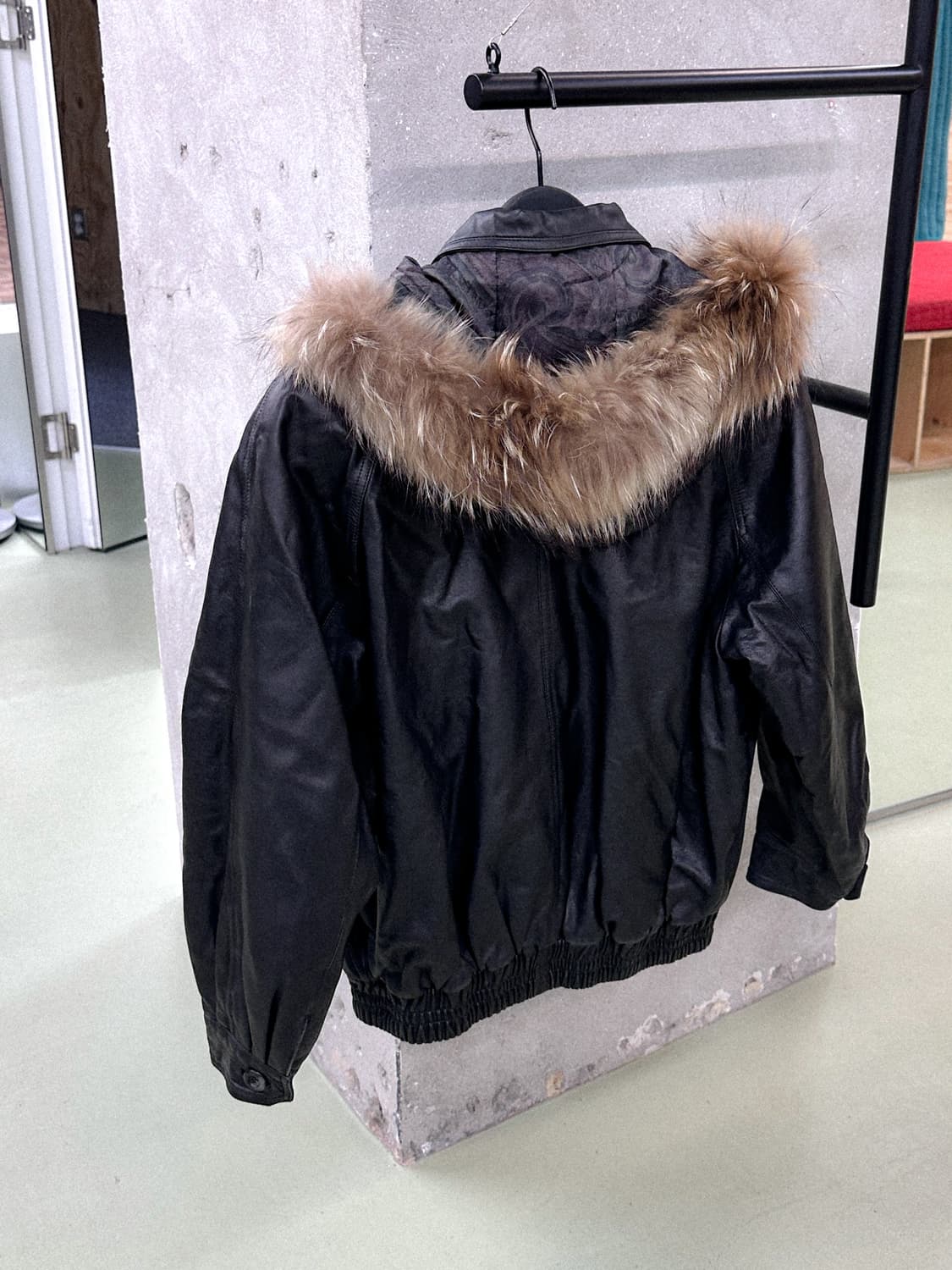 black fur trimming leather bomber 상품이미지5