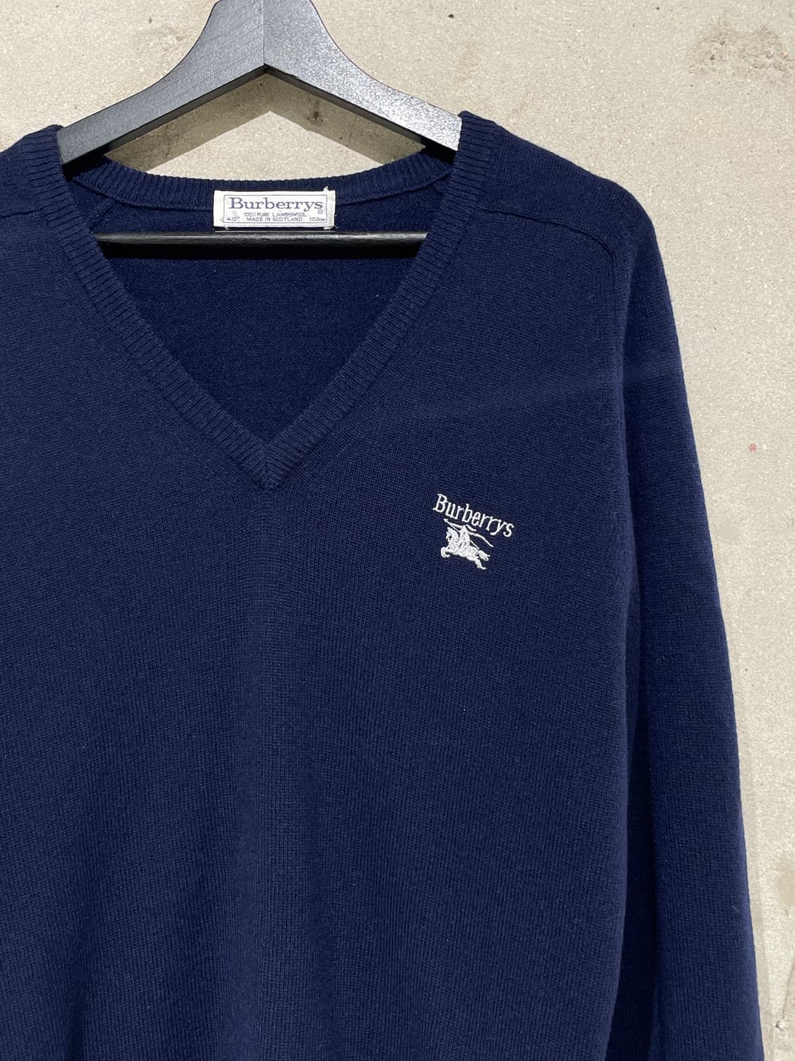 버버리 네이비 기마로고 V넥 울 니트 상품이미지3