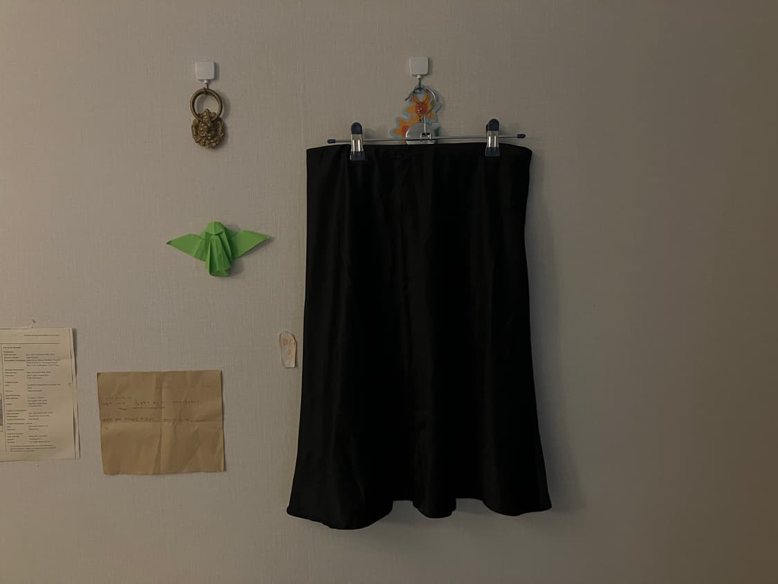 ina 인에이 새틴 미디스커트 새상품 상품이미지3