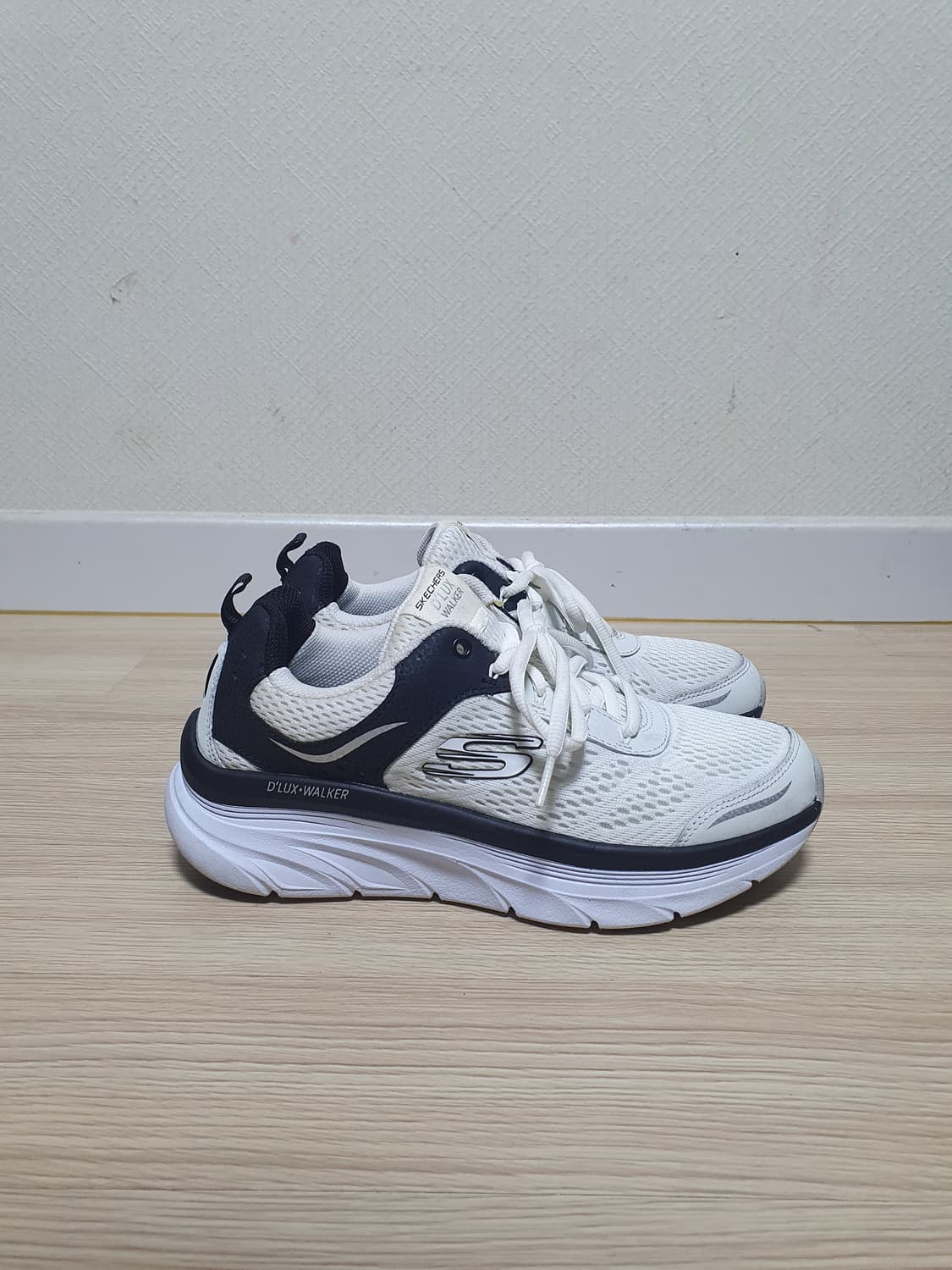 스케쳐스 디럭스워커 운동화 255 상품이미지1