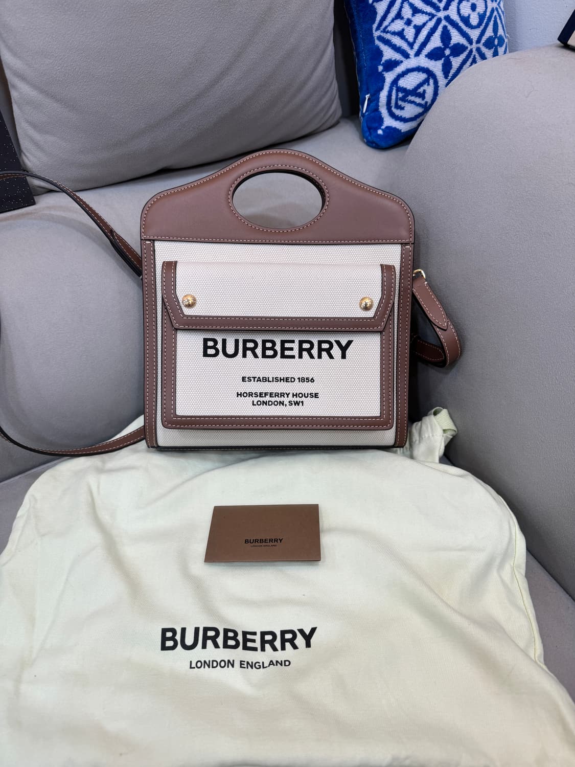 버버리 캔버스 미니 포켓백  상품이미지1