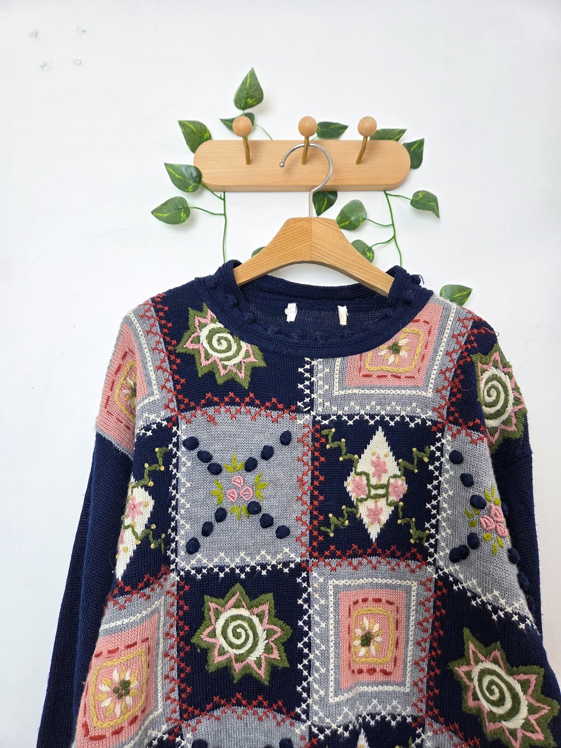 패치워크 자수 니트 상품이미지2