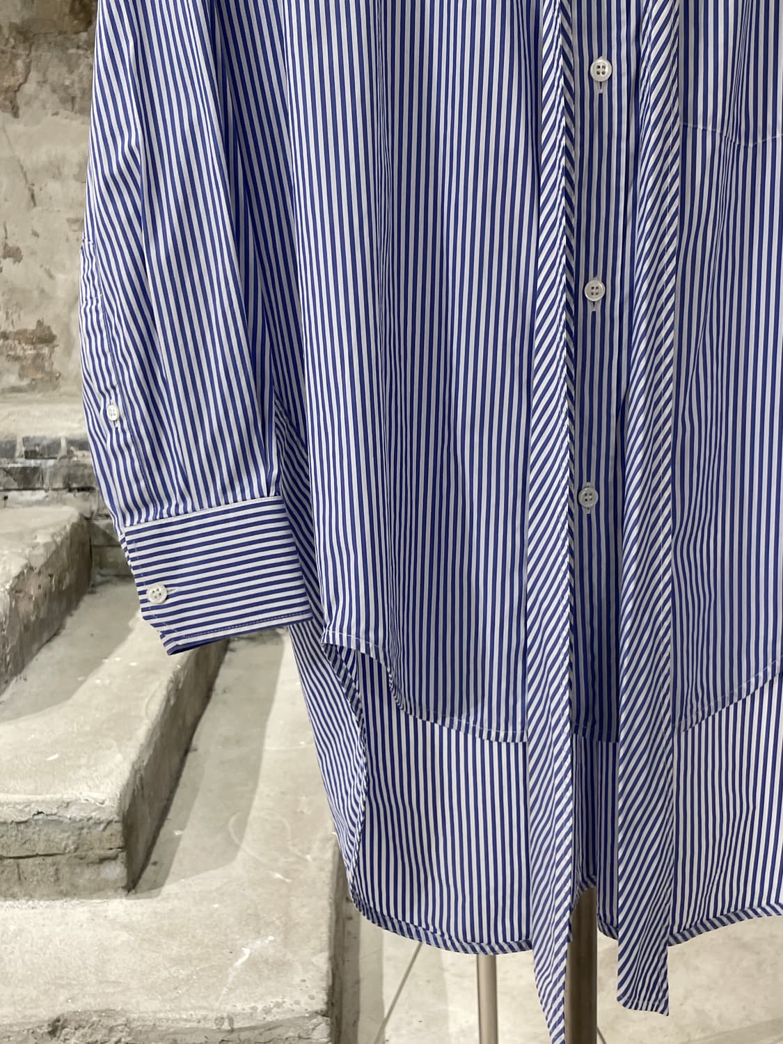 발렌시아가 17F/W 블루 스트라이프 타이 포플린 셔츠 상품이미지5