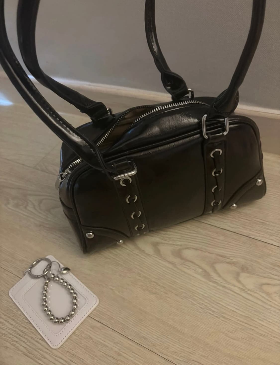 빈티지블랙 가죽 핸드백 상품이미지1