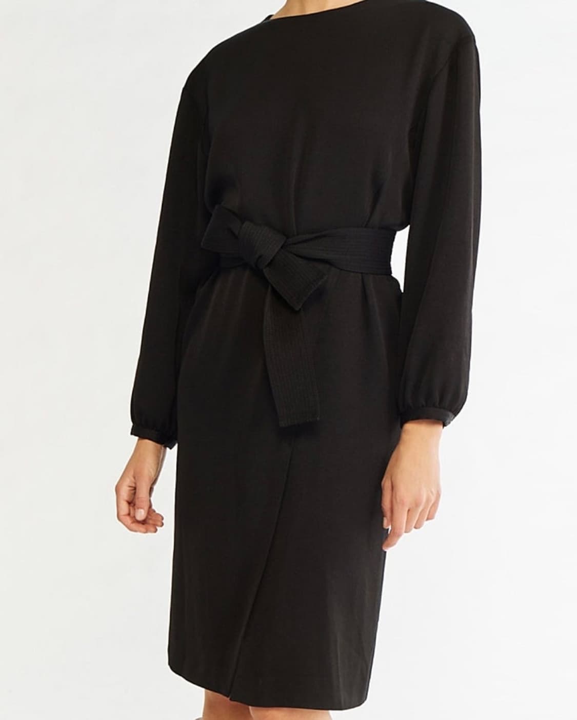 55 텍달린 새상품 바네사브루노 정가70만원 랩스타일 블랙 긴팔 원피스 상품이미지3