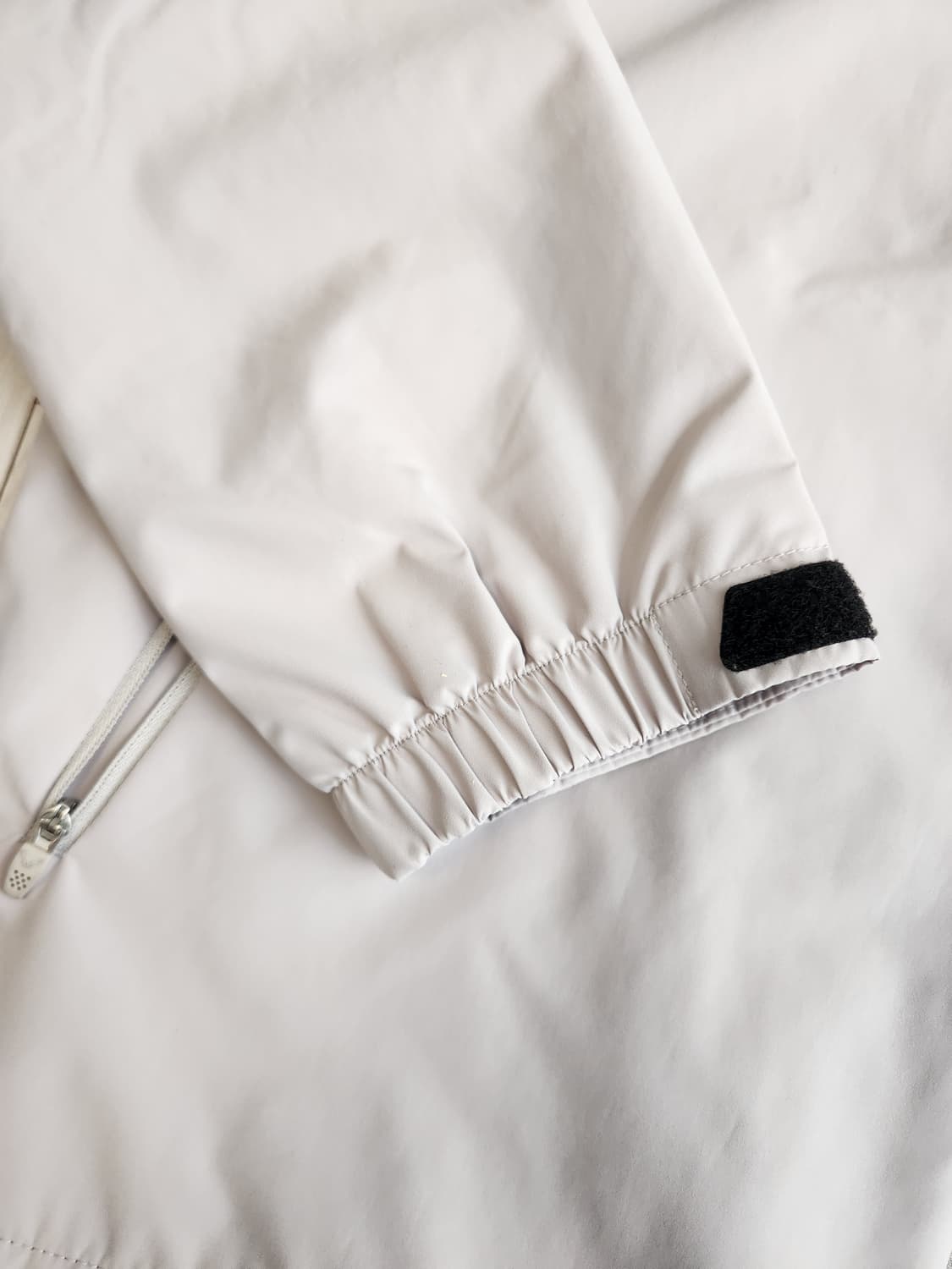 새상품급)다이나핏 남성 스텔스 방풍 바람막이 자켓 사이즈100(L)

모 상품이미지7