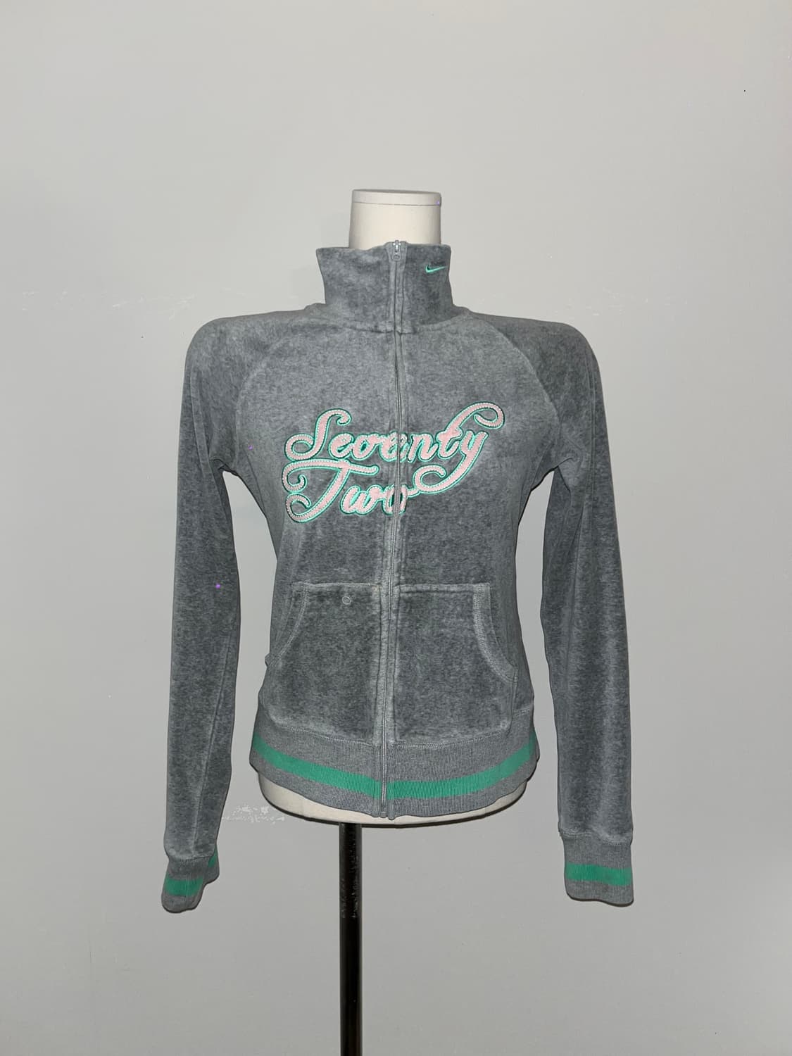 📦 Nike velvet jaket 상품이미지1