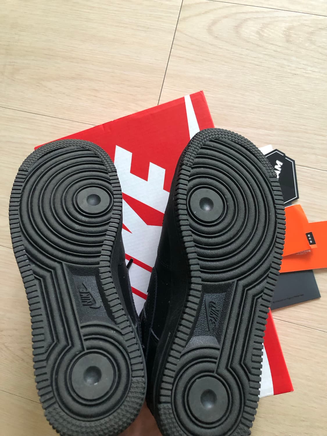 (w)나이키 에어포스 로우 07 트리플블랙 상품이미지2