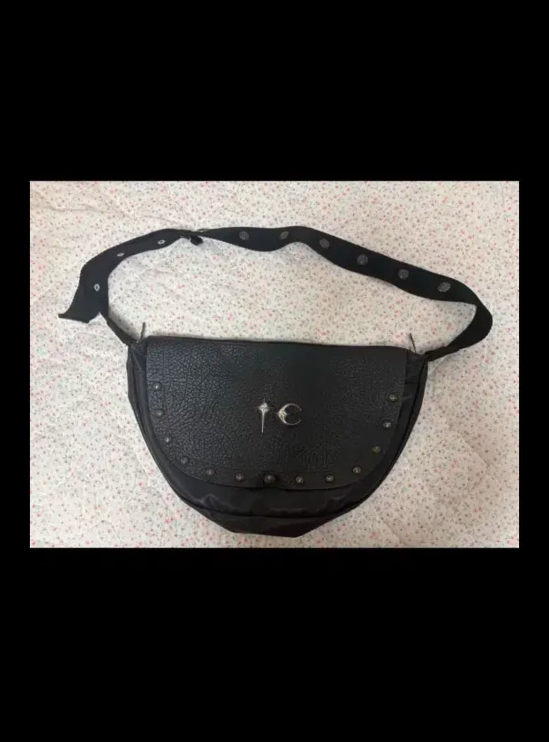 떠그클럽 크로스백 팝니다 상품이미지1