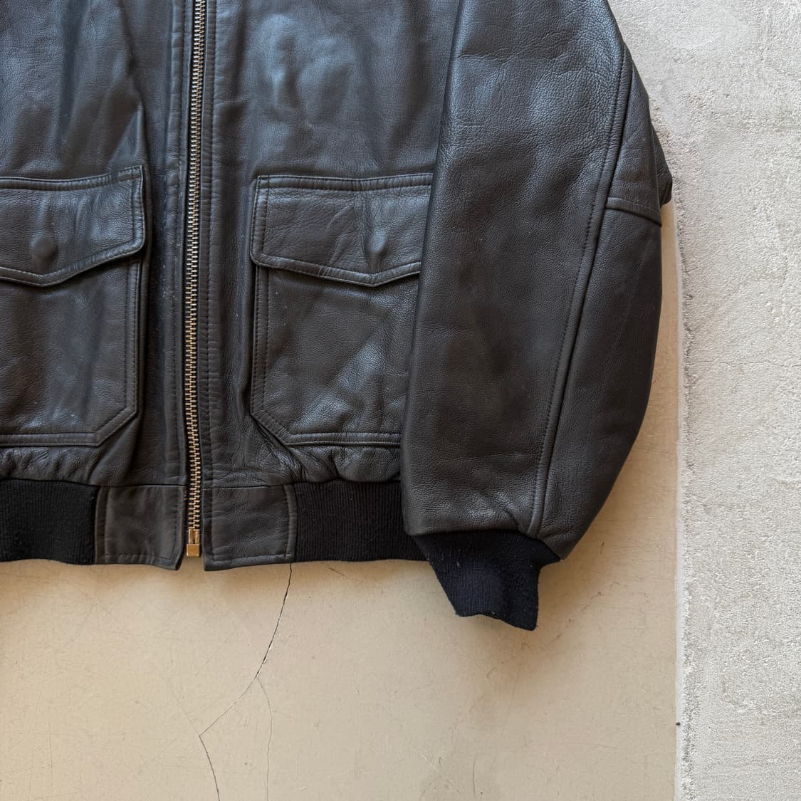 카우하이드 레더 A-2 봄버 자켓 상품이미지2