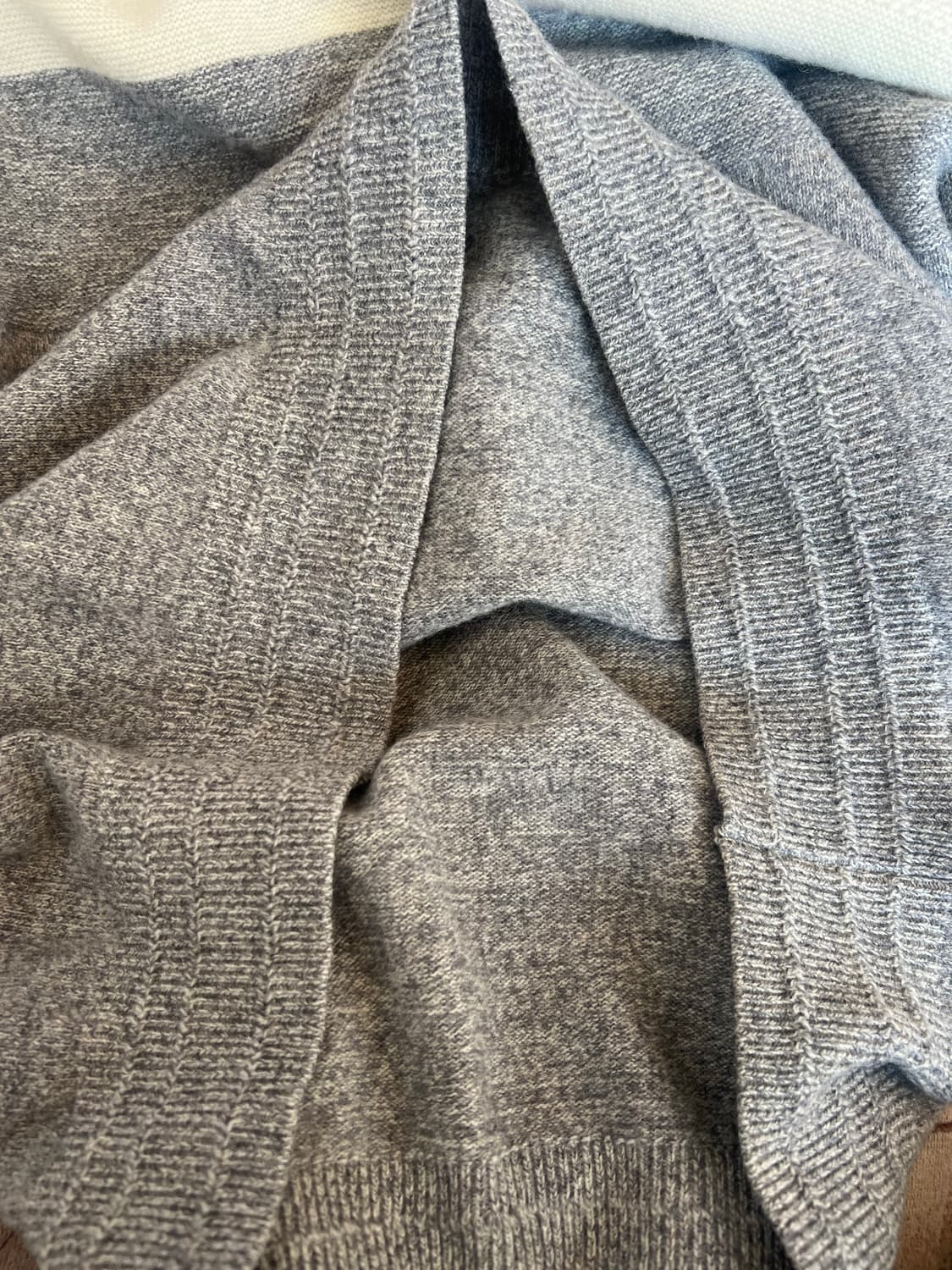 헤지스 남성 그레이 라운드울니트 상품이미지6