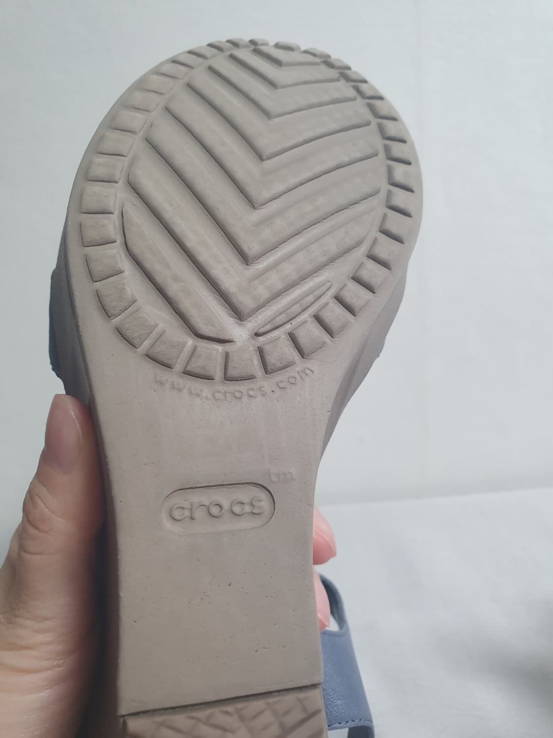 240mm 크록스 레이2 앵클 스트랩 웨지 샌들 네이비 & 머쉬룸 상품이미지9