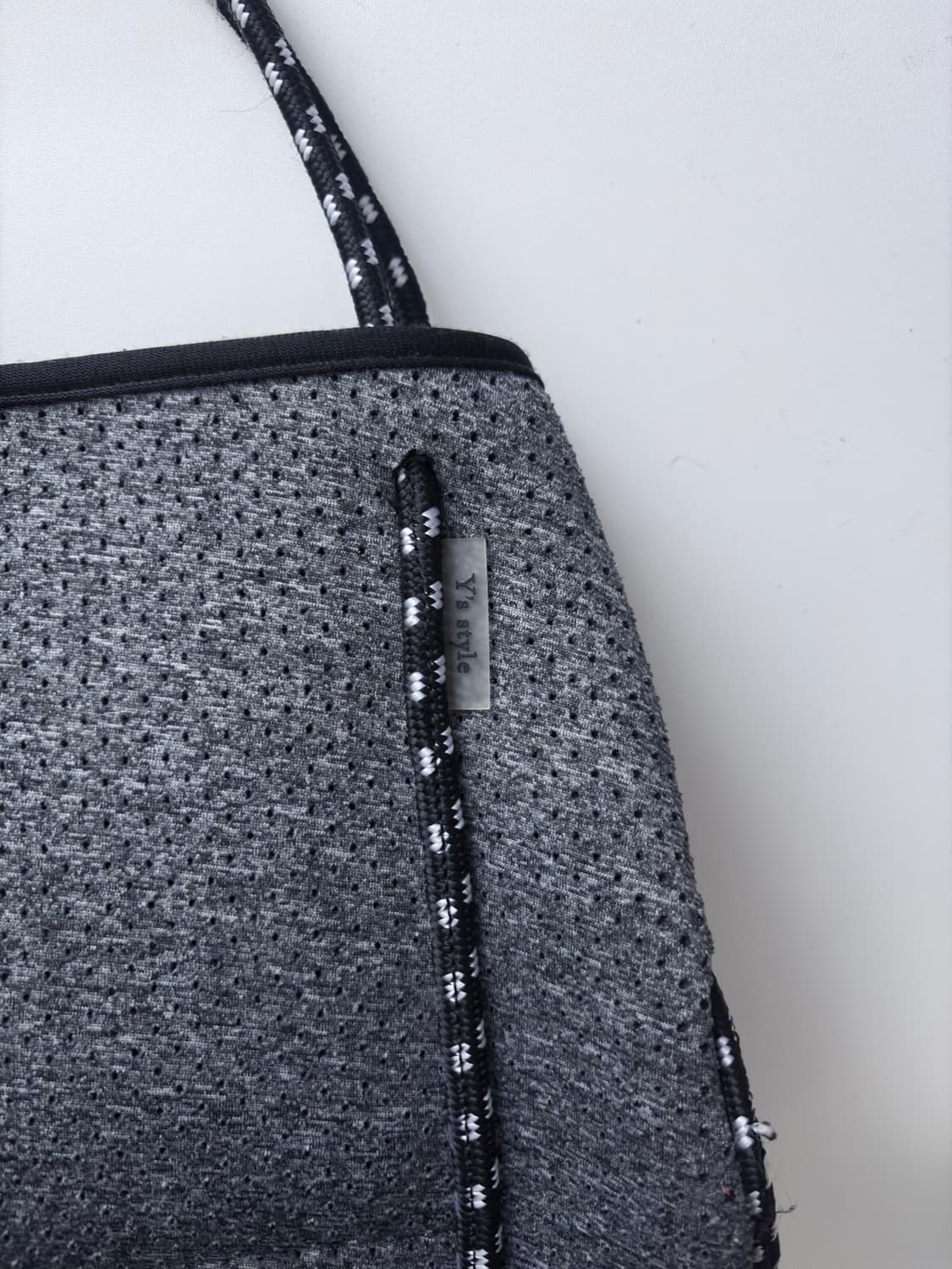 와이즈 스타일 네오프렌 핸드백 상품이미지6